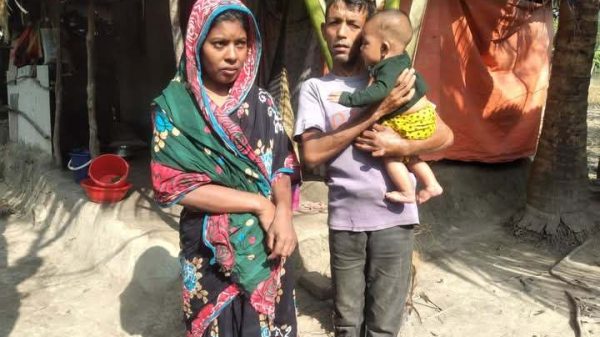 শ্যামনগরে প্রতিবন্ধীর ব্যাটারী চালিত ভ্যান ছিনতাই